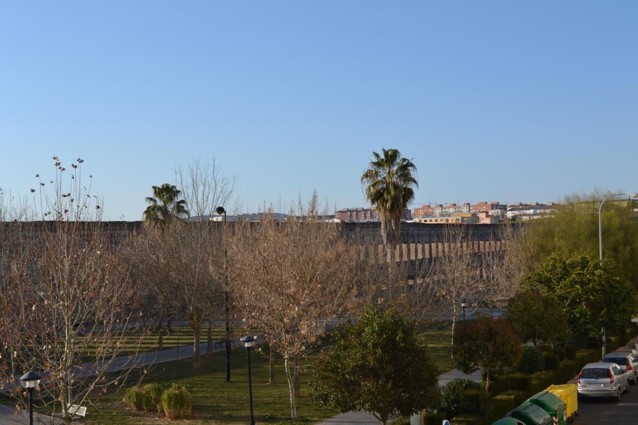 Apartamento Acueducto, Tres Dormitorios Y Parking Gratis Mérida Eksteriør billede